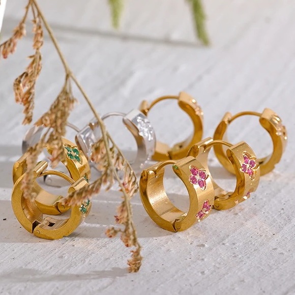 ◾️ Stainless Steel White Cubic Zirconia Round Chic Hoop Earrings - Picture 5 of 7